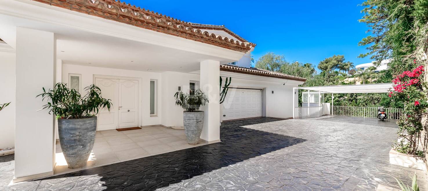 Atemberaubende Villa mit fantastischem Meerblick