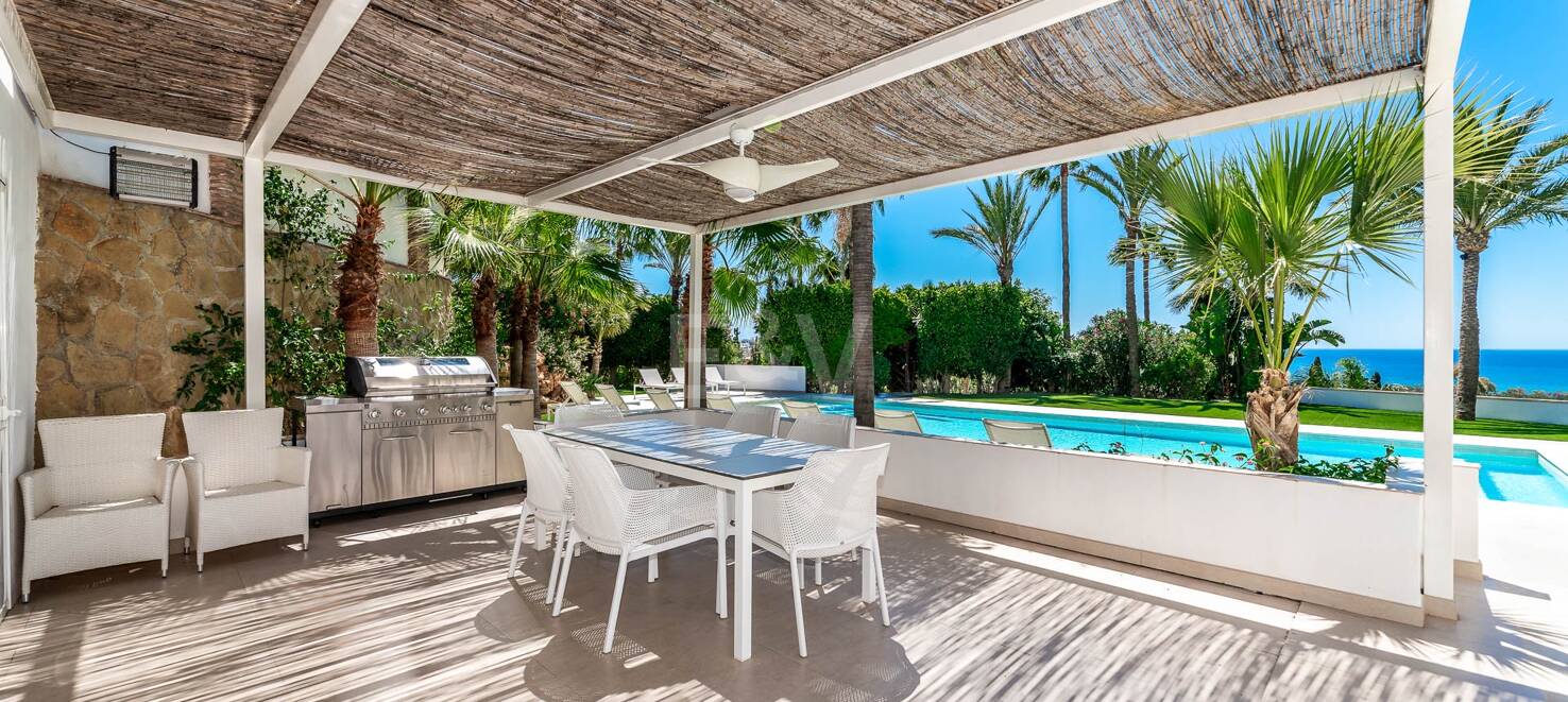 Atemberaubende Villa mit fantastischem Meerblick