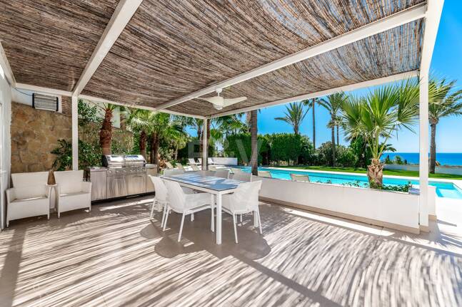 Impresionante villa con vistas al mar
