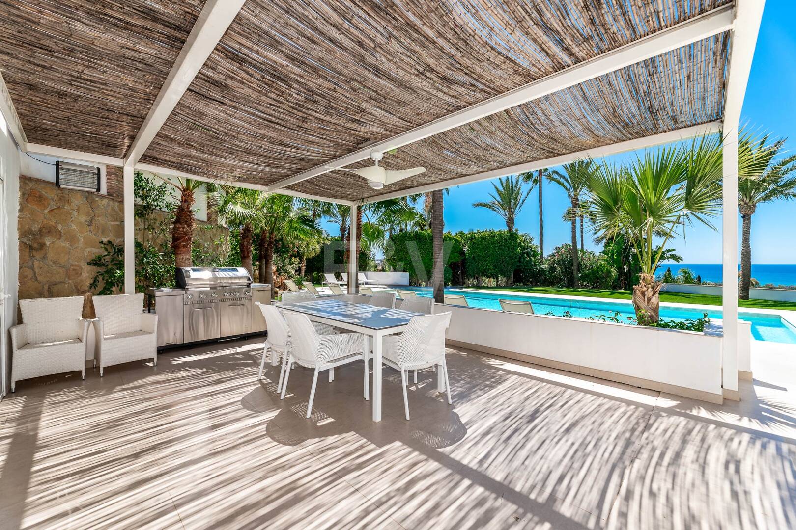 Impresionante villa con vistas al mar