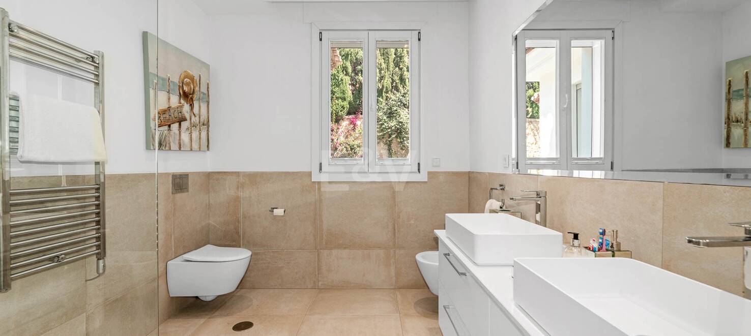 Atemberaubende Villa mit fantastischem Meerblick