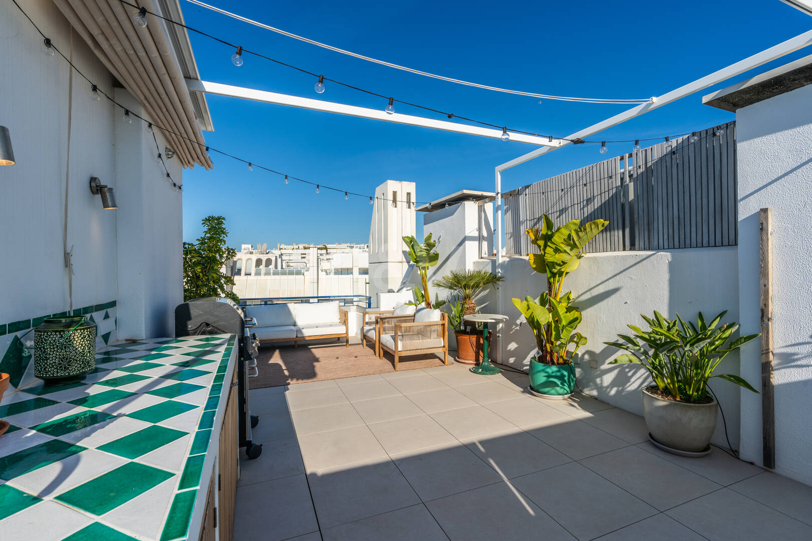 Penthouse mit Meerblick nur wenige Schritte vom Strand entfernt