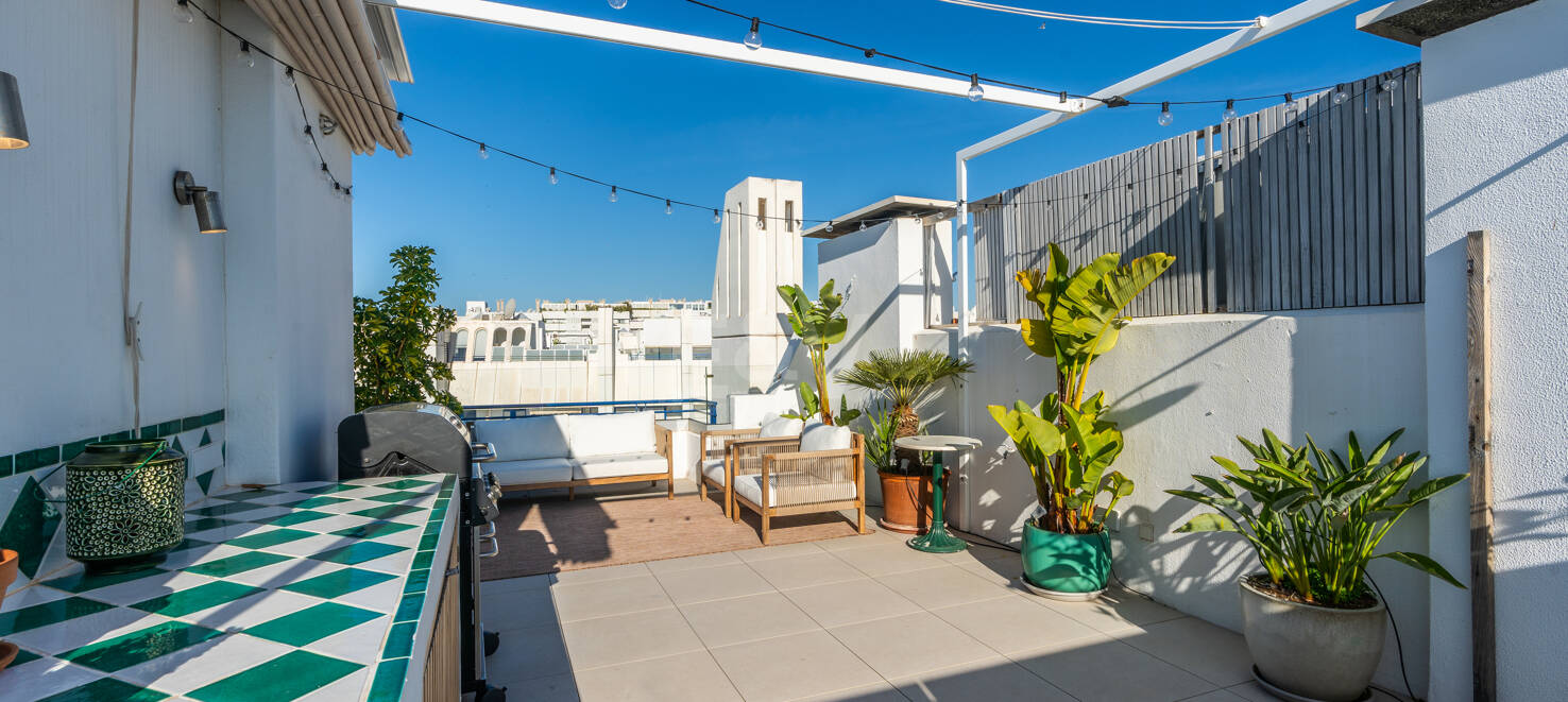 Penthouse med havet Visningar steg från stranden