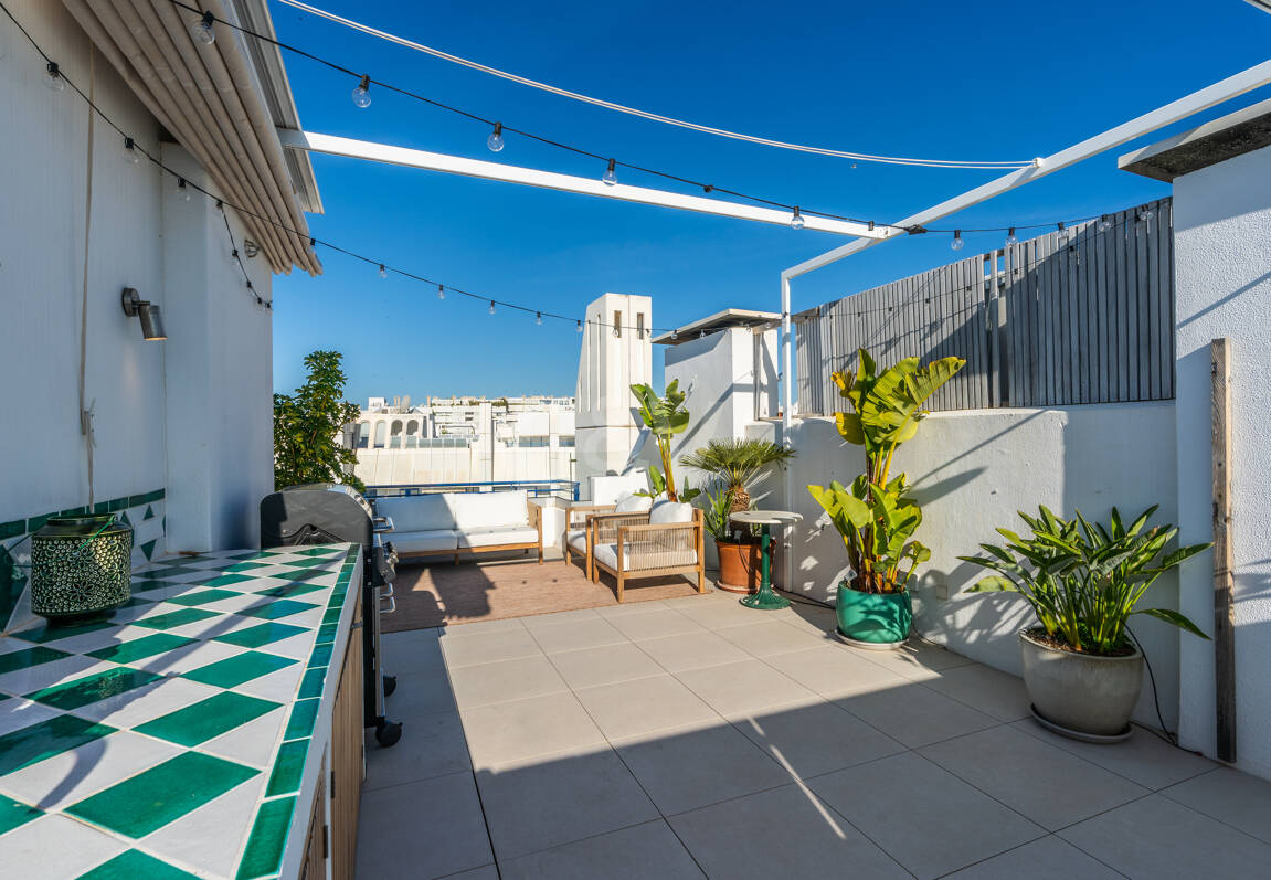 Penthouse with Sea Views Steps From the Beach