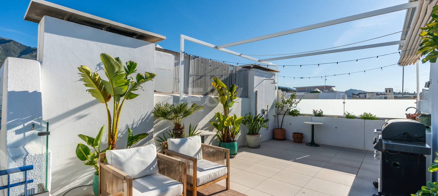Penthouse med havet Visningar steg från stranden