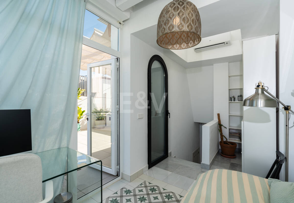 Penthouse with Sea Views Steps From the Beach