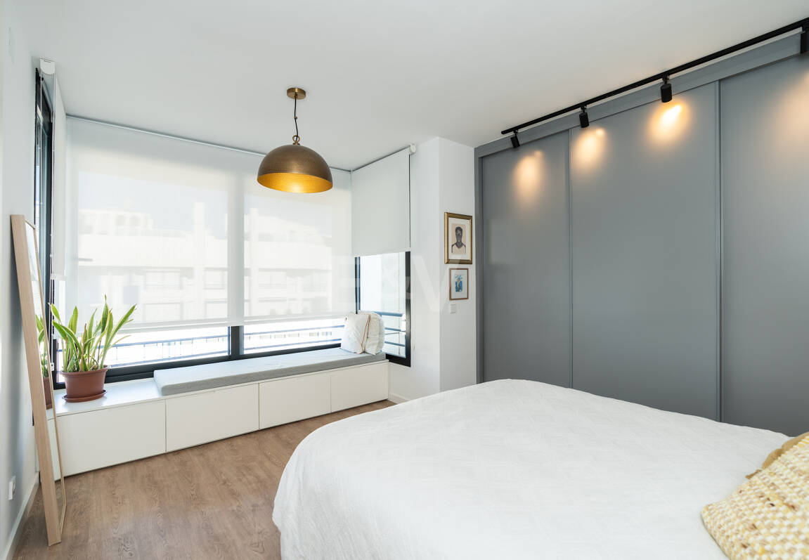 Penthouse with Sea Views Steps From the Beach