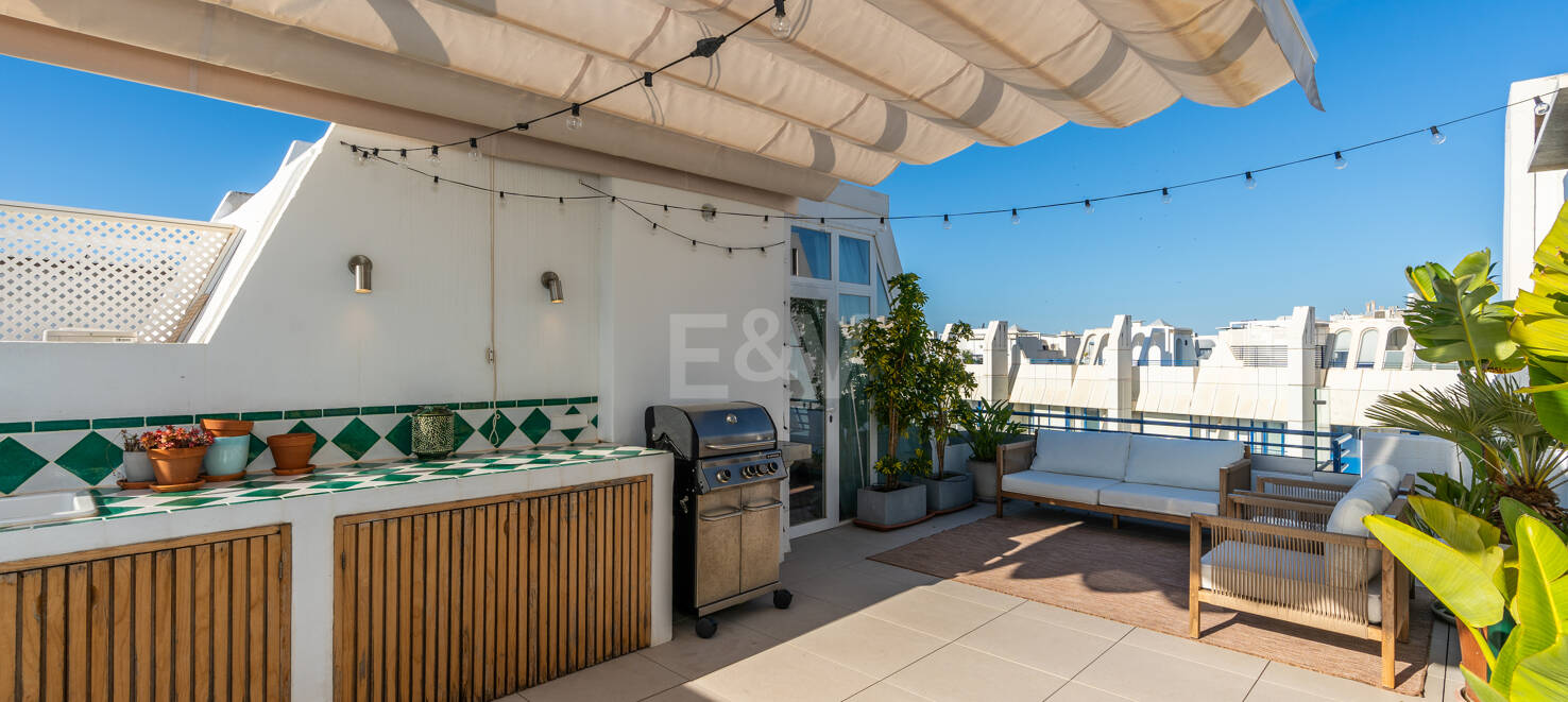 Penthouse med havet Visningar steg från stranden