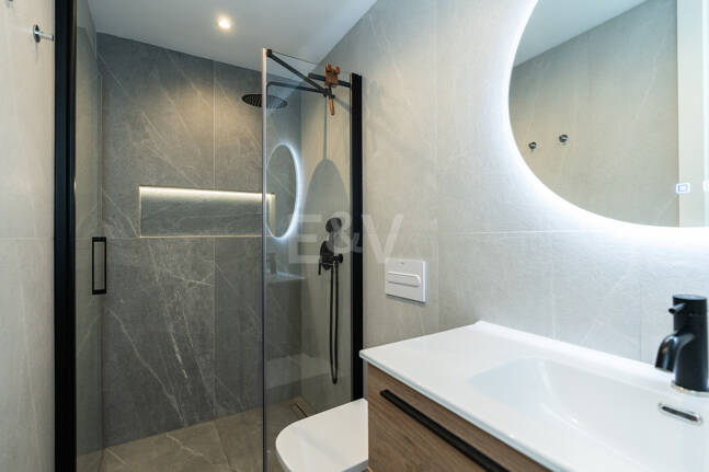 Penthouse with Sea Views Steps From the Beach