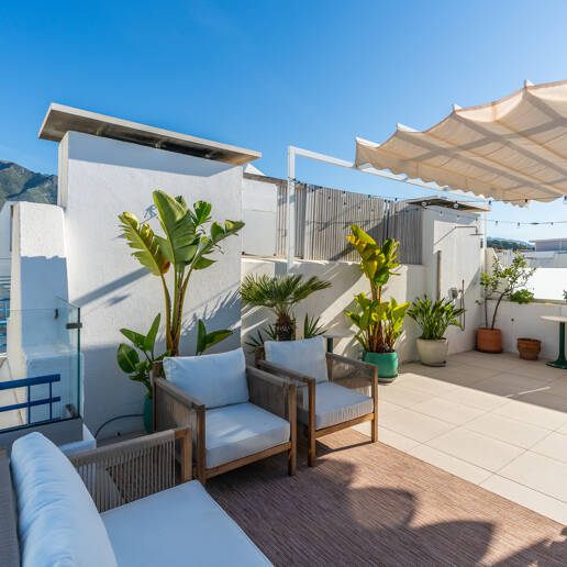 Penthouse med havet Visningar steg från stranden