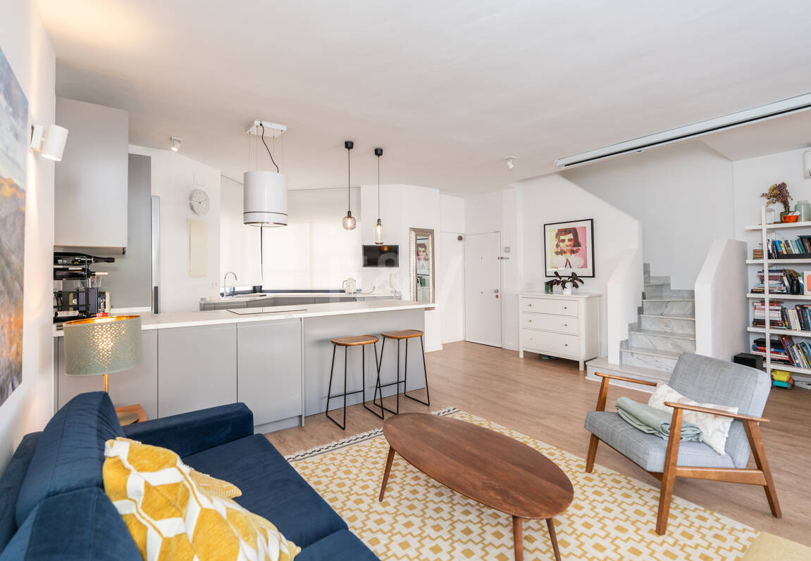 Penthouse with Sea Views Steps From the Beach