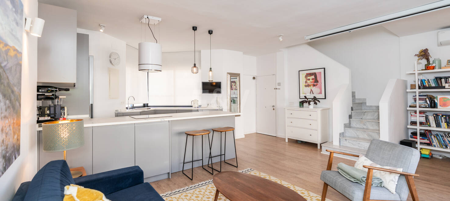 Penthouse med havet Visningar steg från stranden
