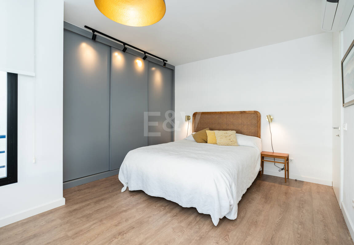 Penthouse with Sea Views Steps From the Beach