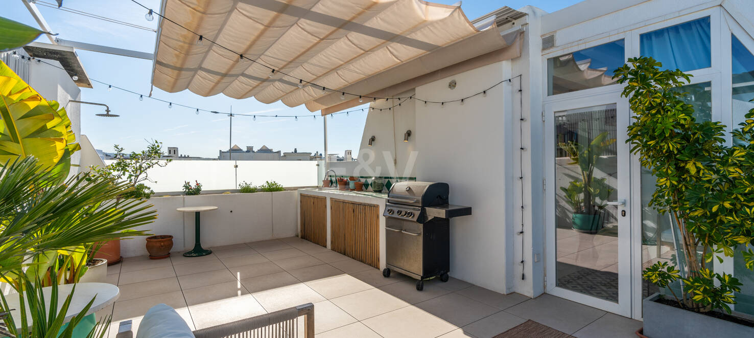 Penthouse med havet Visningar steg från stranden