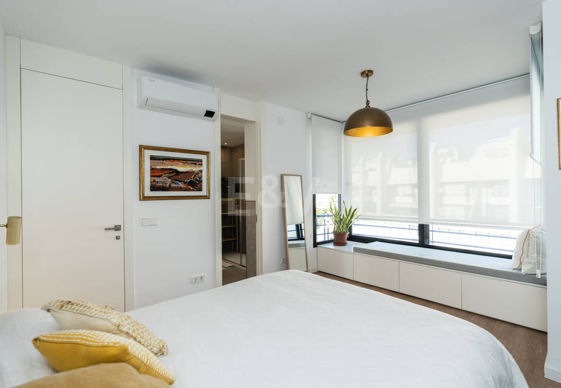 Penthouse with Sea Views Steps From the Beach