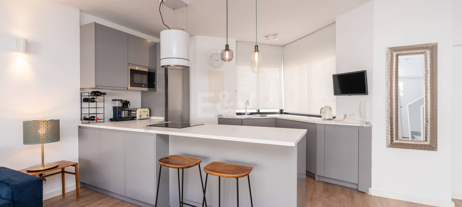 Penthouse med havet Visningar steg från stranden