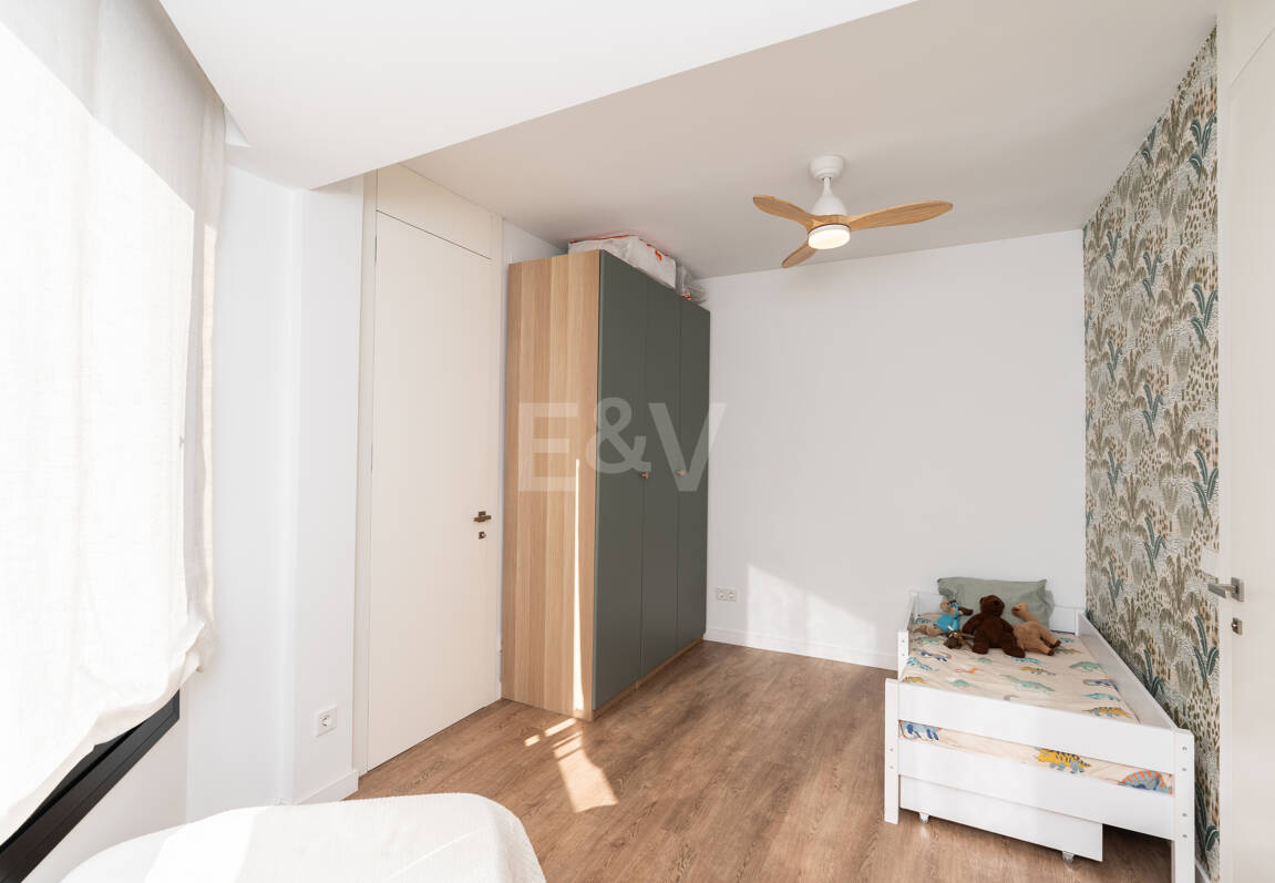 Penthouse with Sea Views Steps From the Beach