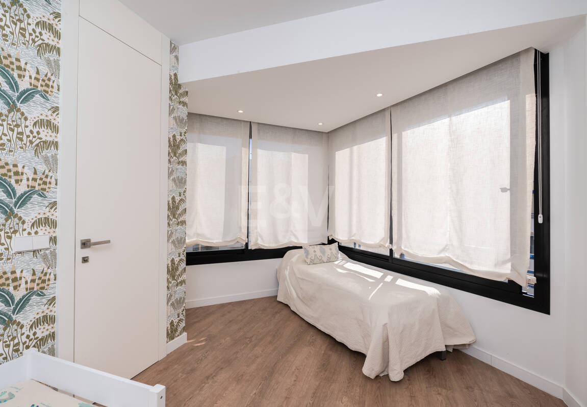 Penthouse with Sea Views Steps From the Beach