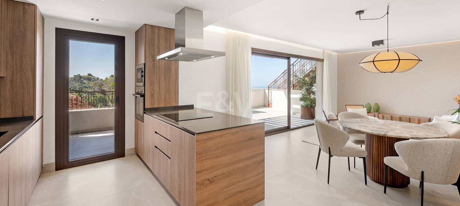 Apartamento moderno con solárium en la azotea en Cerros del Lago