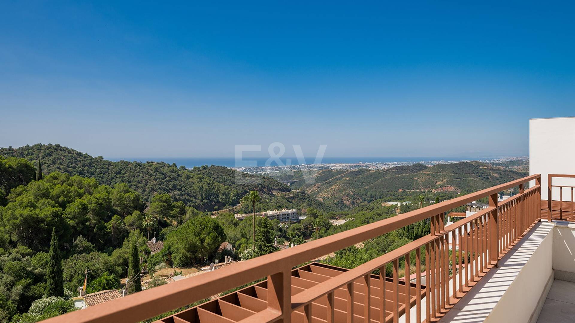 Penthouse Duplex moderne avec vue imprenable et toit Solarium