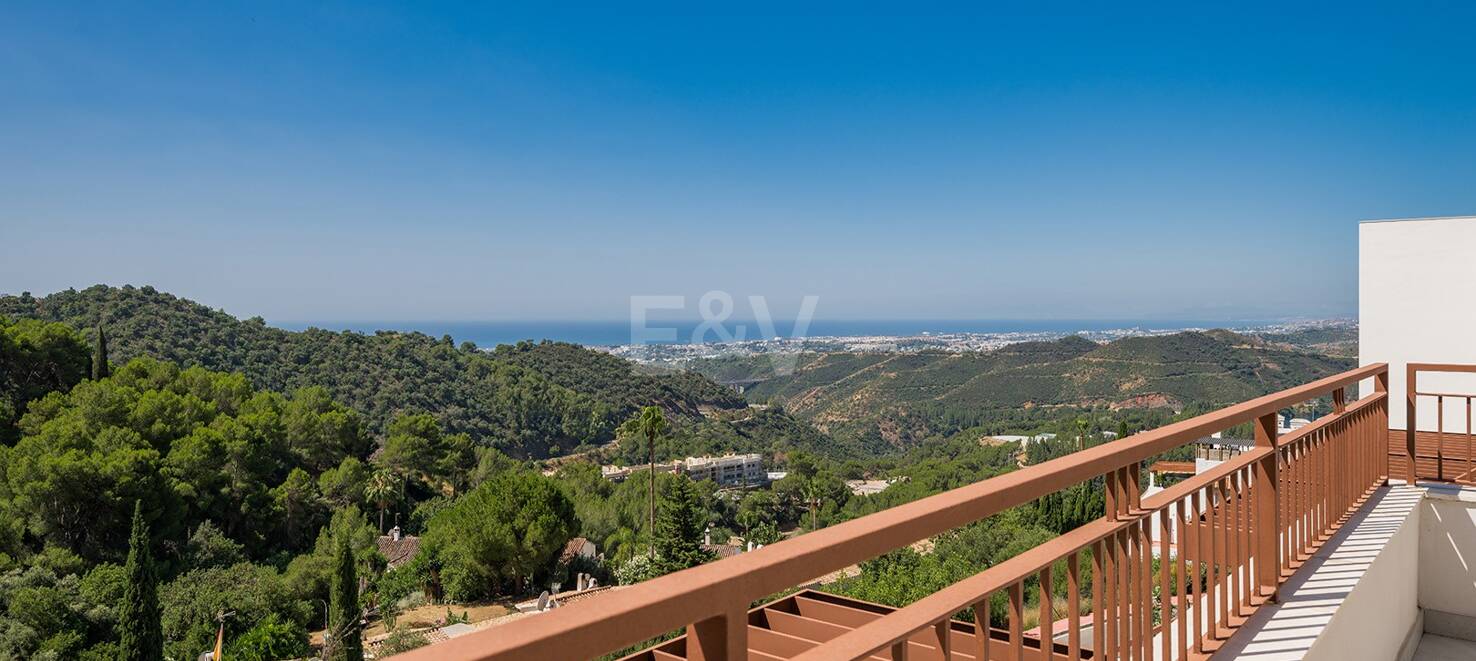 Apartamento moderno con solárium en la azotea en Cerros del Lago