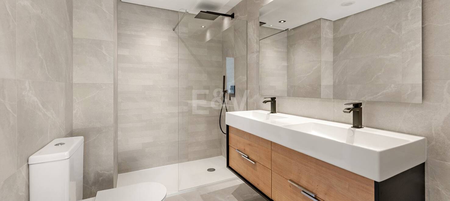 Apartamento moderno con solárium en la azotea en Cerros del Lago