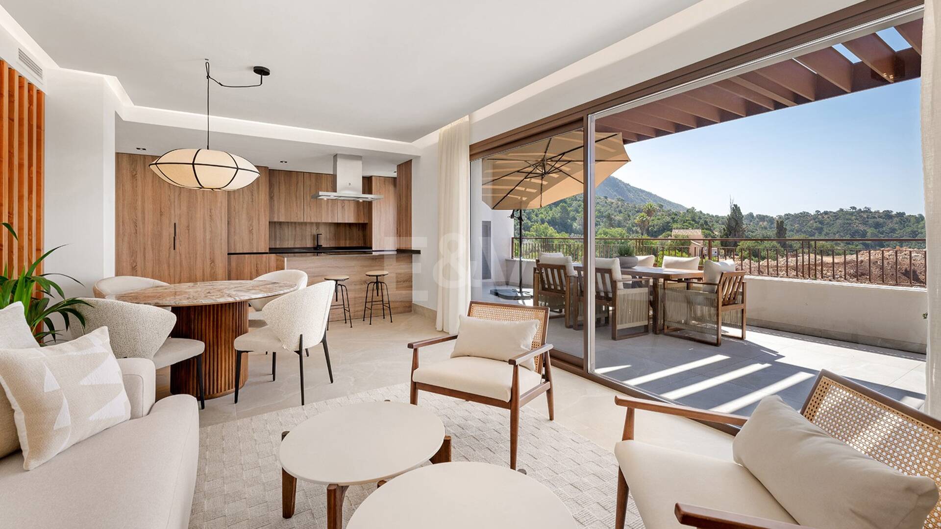 Penthouse Duplex moderne avec vue imprenable et toit Solarium