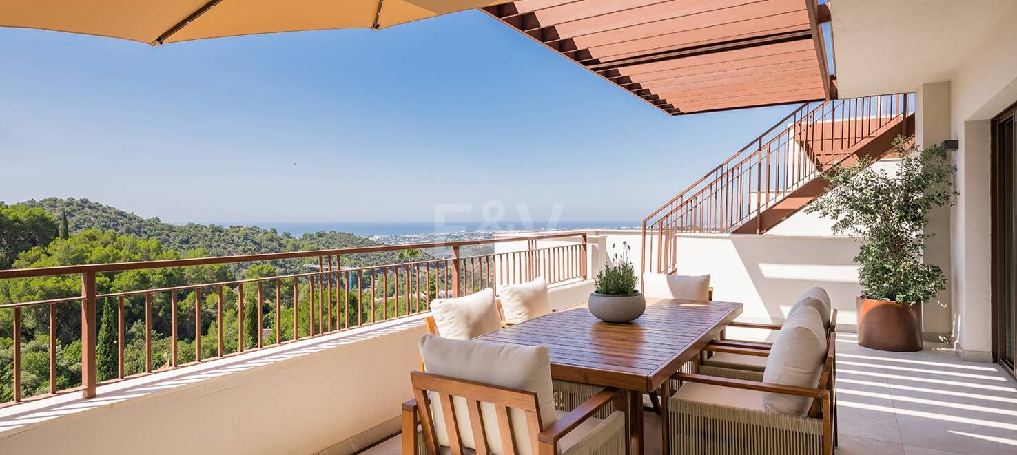 Apartamento moderno con solárium en la azotea en Cerros del Lago