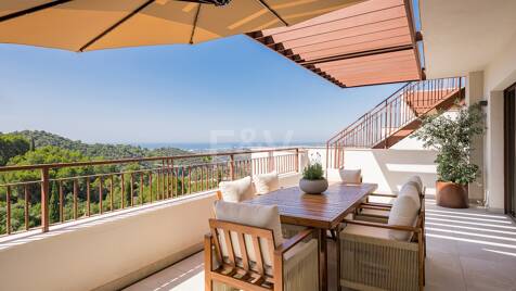 Modern Apartment with Rooftop Solarium in Cerros del Lago