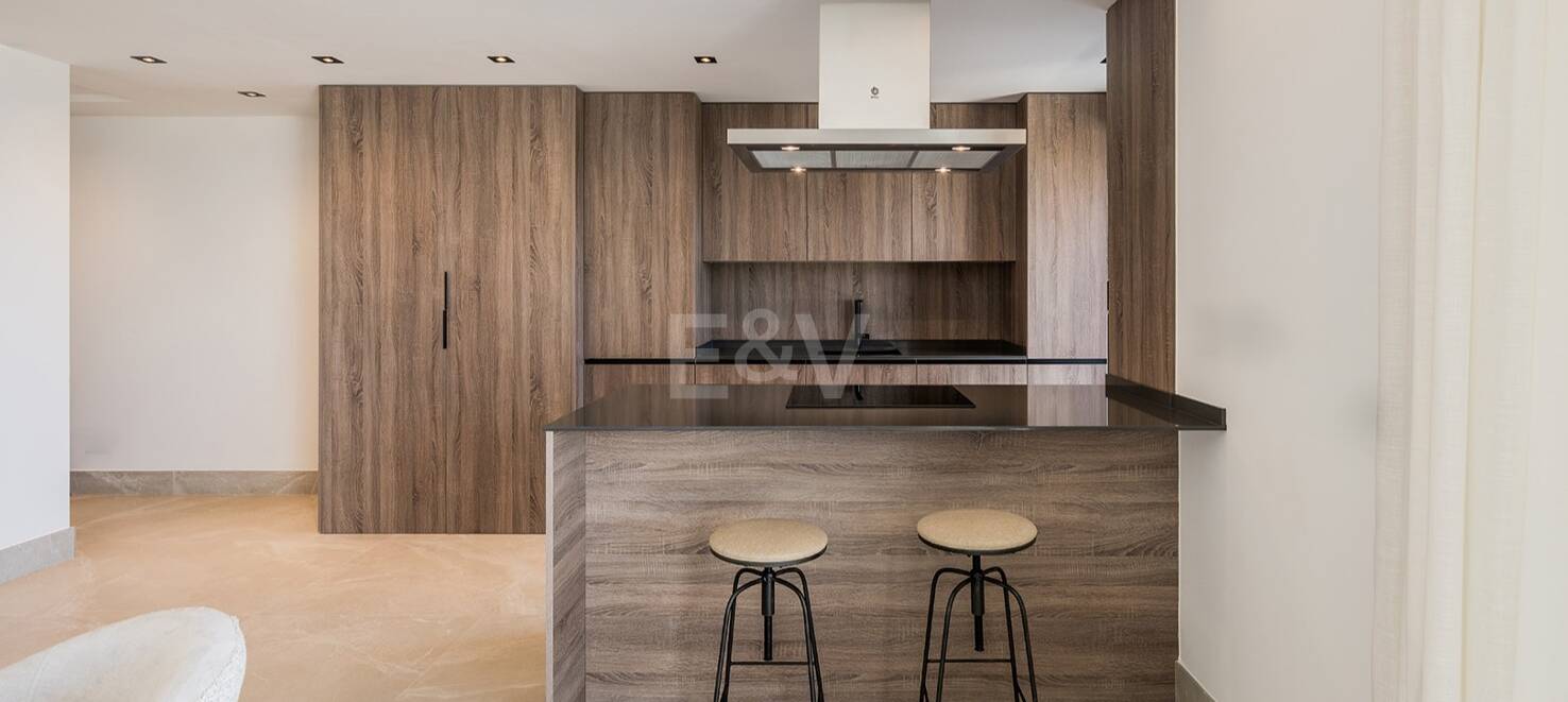 Apartamento moderno con solárium en la azotea en Cerros del Lago