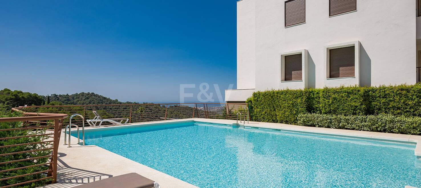 Apartamento moderno con solárium en la azotea en Cerros del Lago