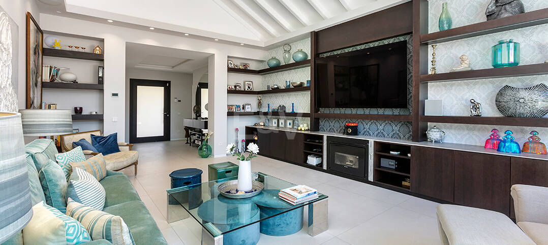 Frontline Golf Villa in a Prestigious Gated Community in Guadalmina