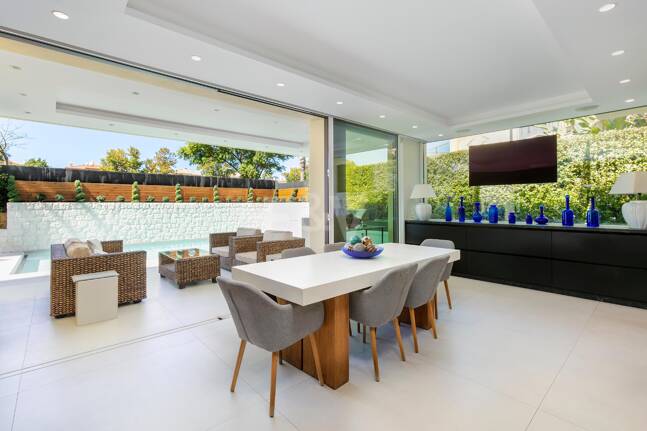 Frontline Golf Villa w Prestirial Gated Community w Guadalminie