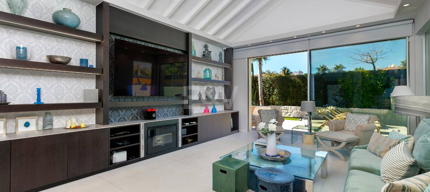 Frontline Golf Villa in a Prestigious Gated Community in Guadalmina