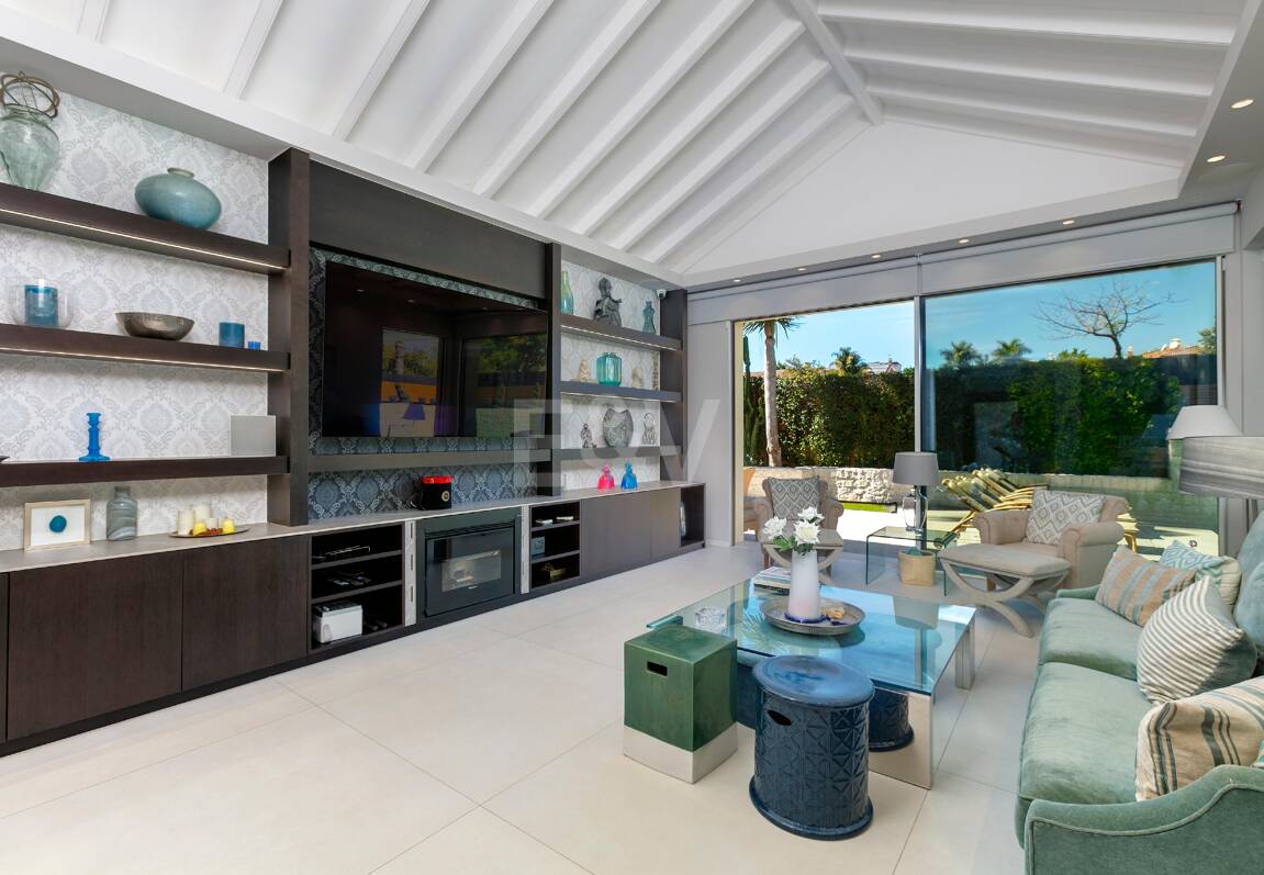 Frontline Golf Villa w Prestirial Gated Community w Guadalminie