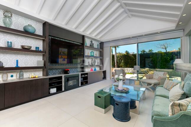 Frontline Golf Villa w Prestirial Gated Community w Guadalminie