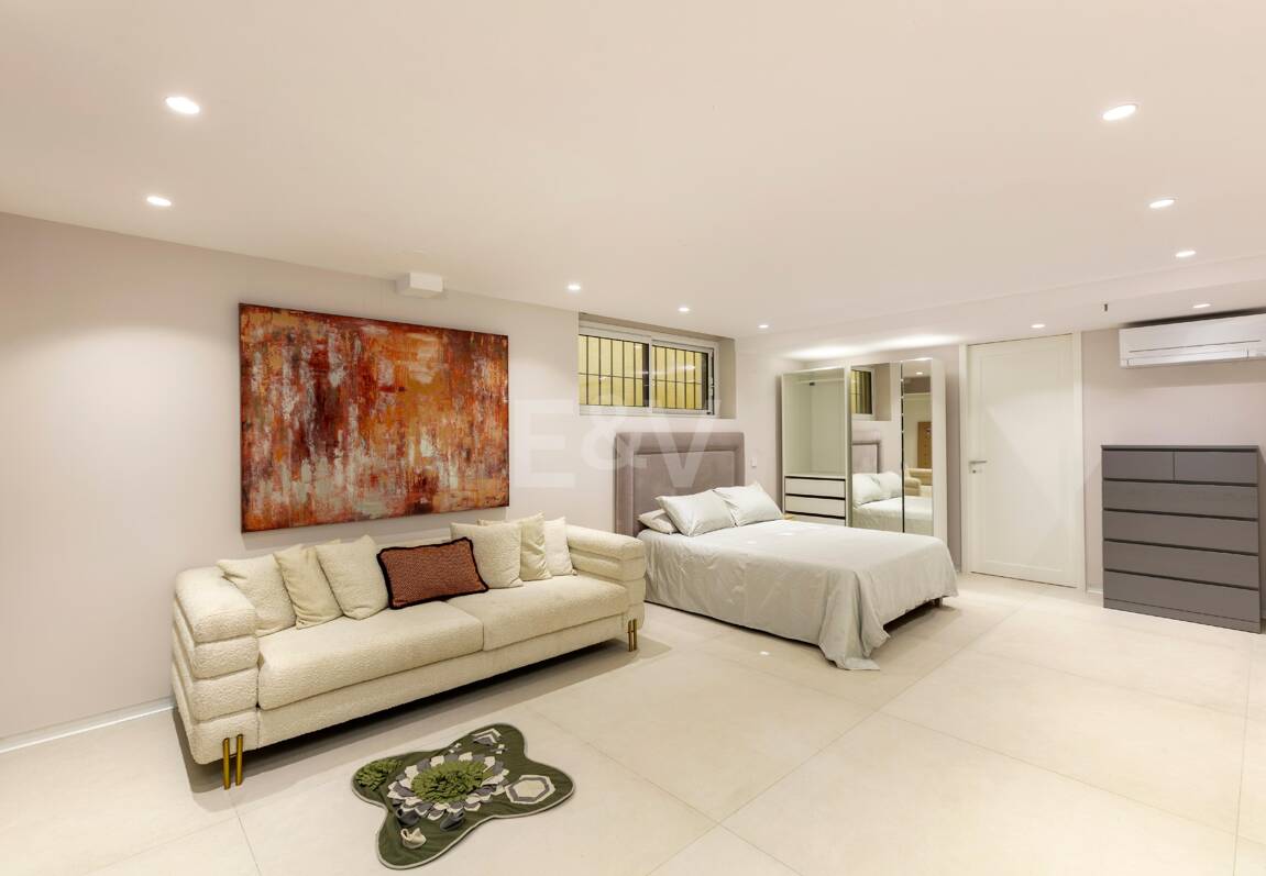 Frontline Golf Villa w Prestirial Gated Community w Guadalminie