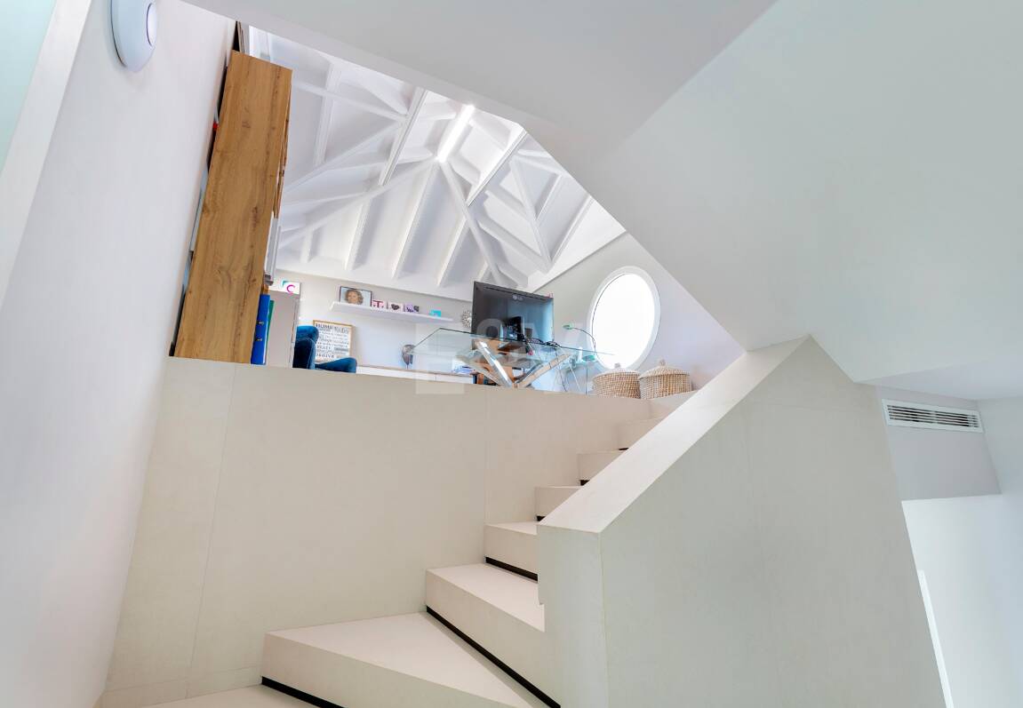 Frontline Golf Villa w Prestirial Gated Community w Guadalminie