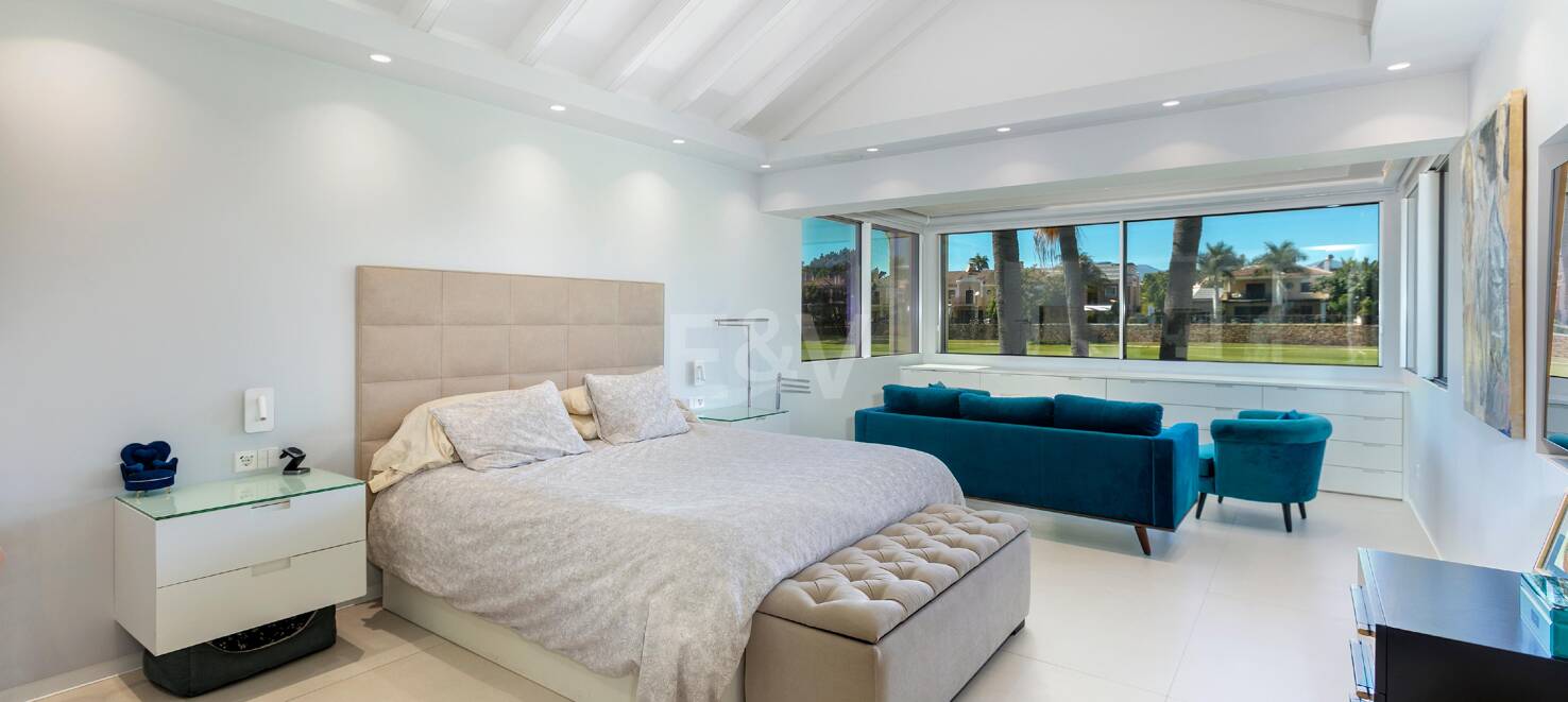 Frontline Golf Villa in a Prestigious Gated Community in Guadalmina