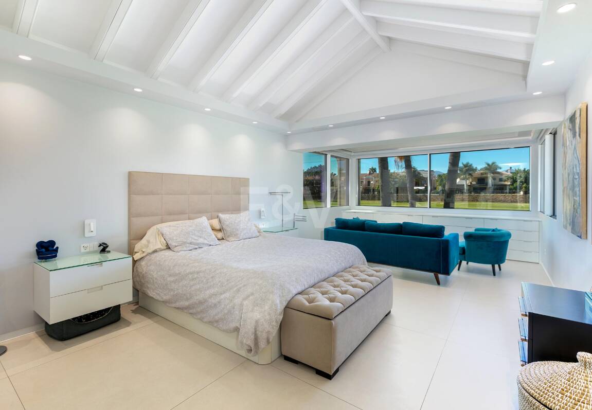 Frontline Golf Villa w Prestirial Gated Community w Guadalminie