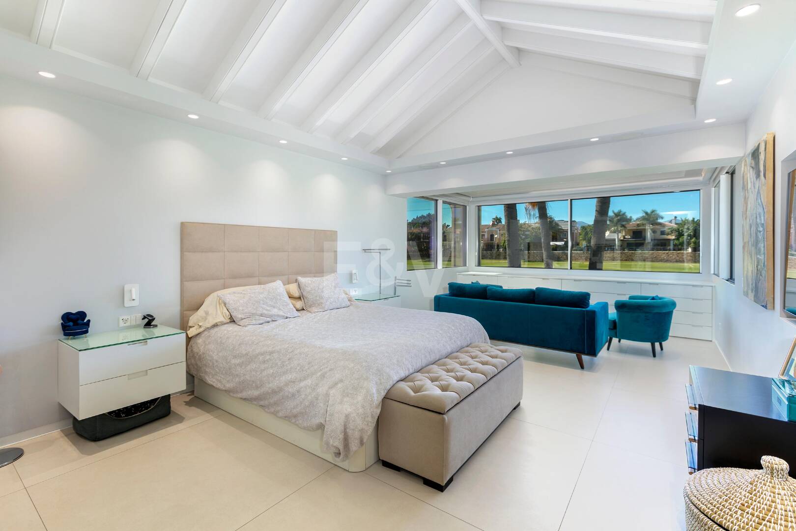 Golf-Front-Villa in einer exklusiven Wohnanlage in Guadalmina