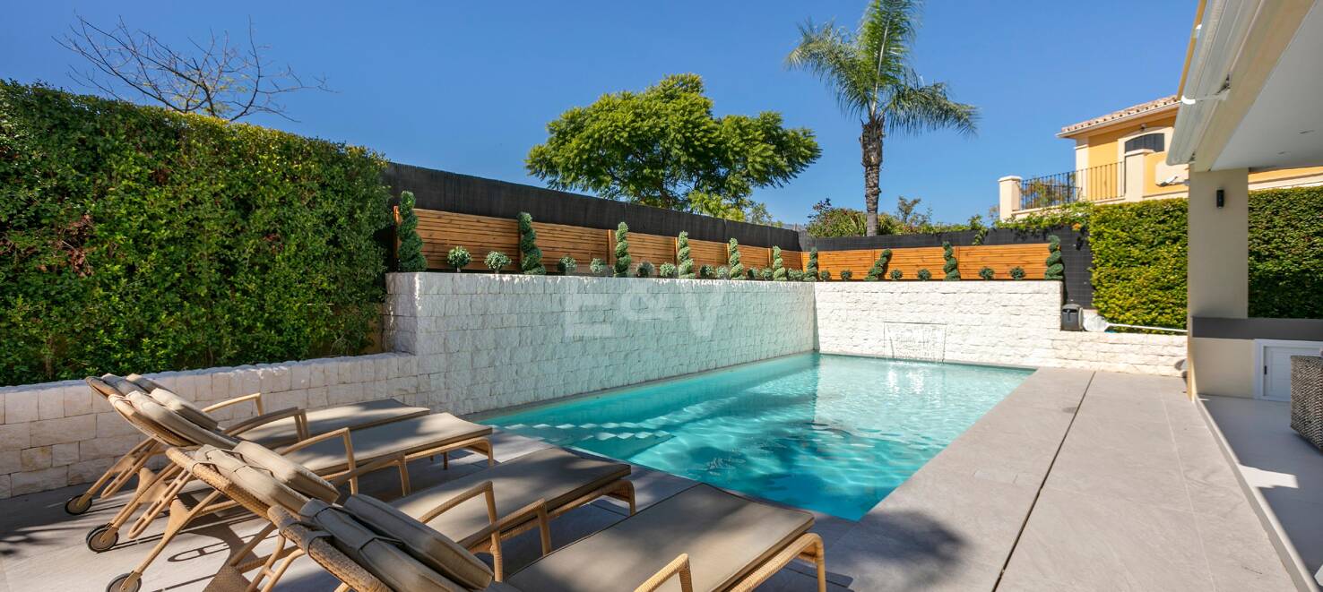 Frontline Golf Villa in a Prestigious Gated Community in Guadalmina