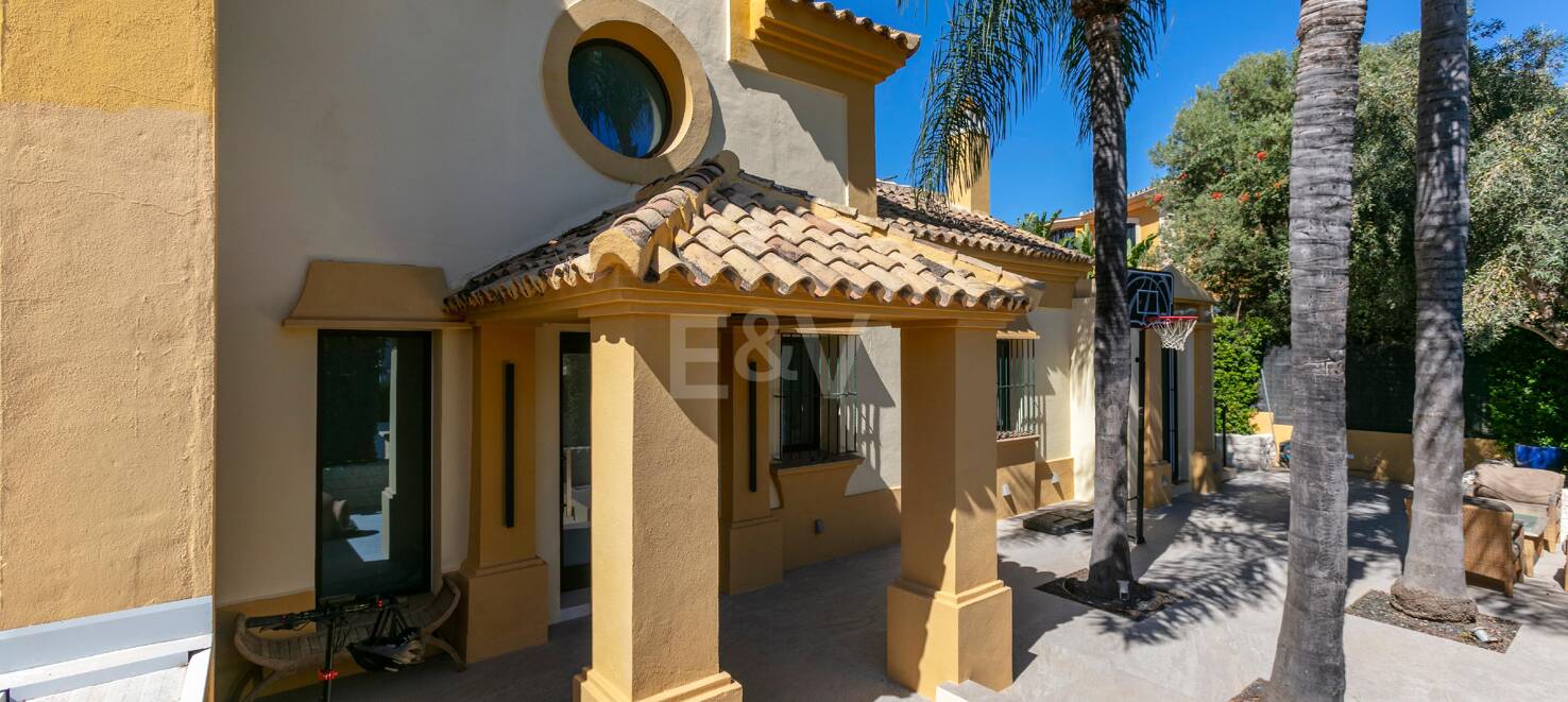 Frontline Golf Villa in a Prestigious Gated Community in Guadalmina