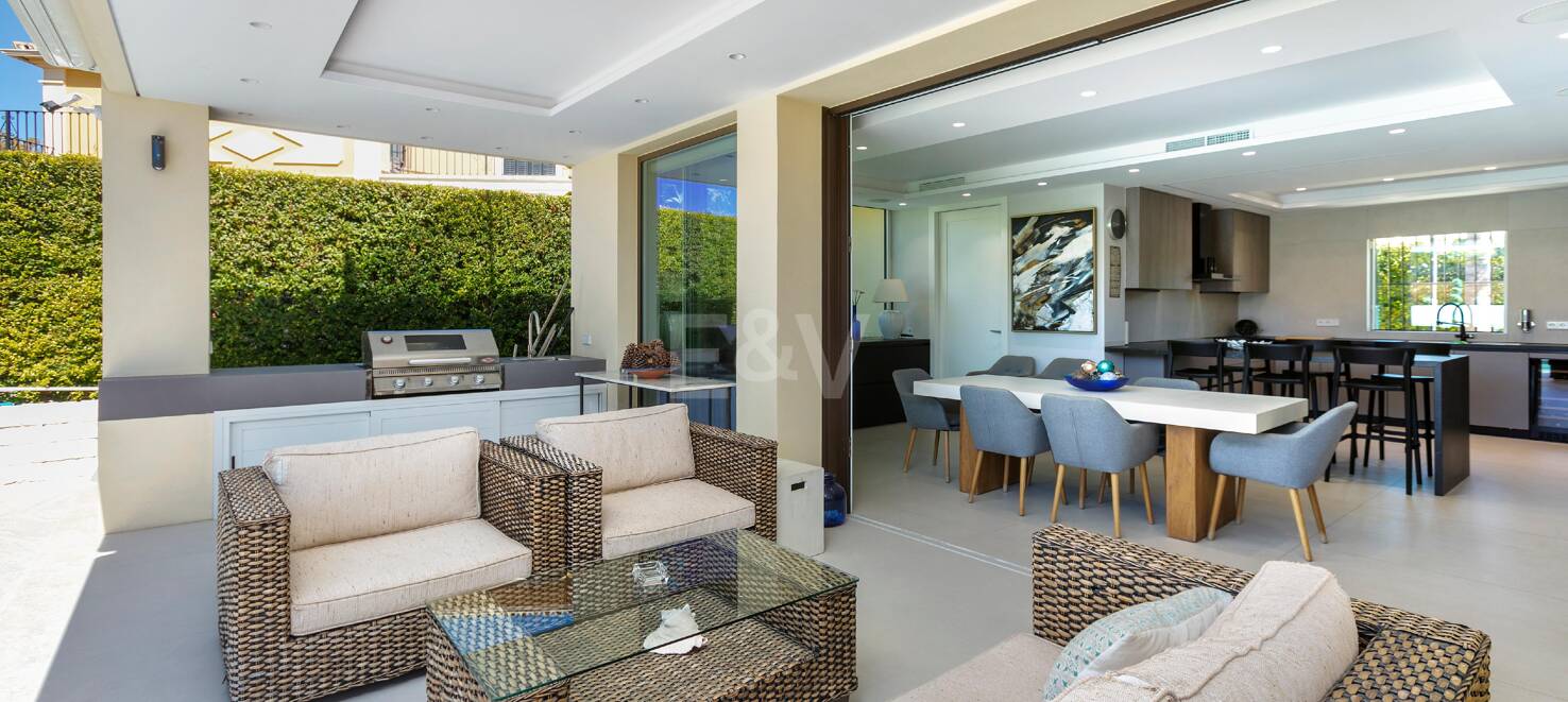 Frontline Golf Villa in a Prestigious Gated Community in Guadalmina