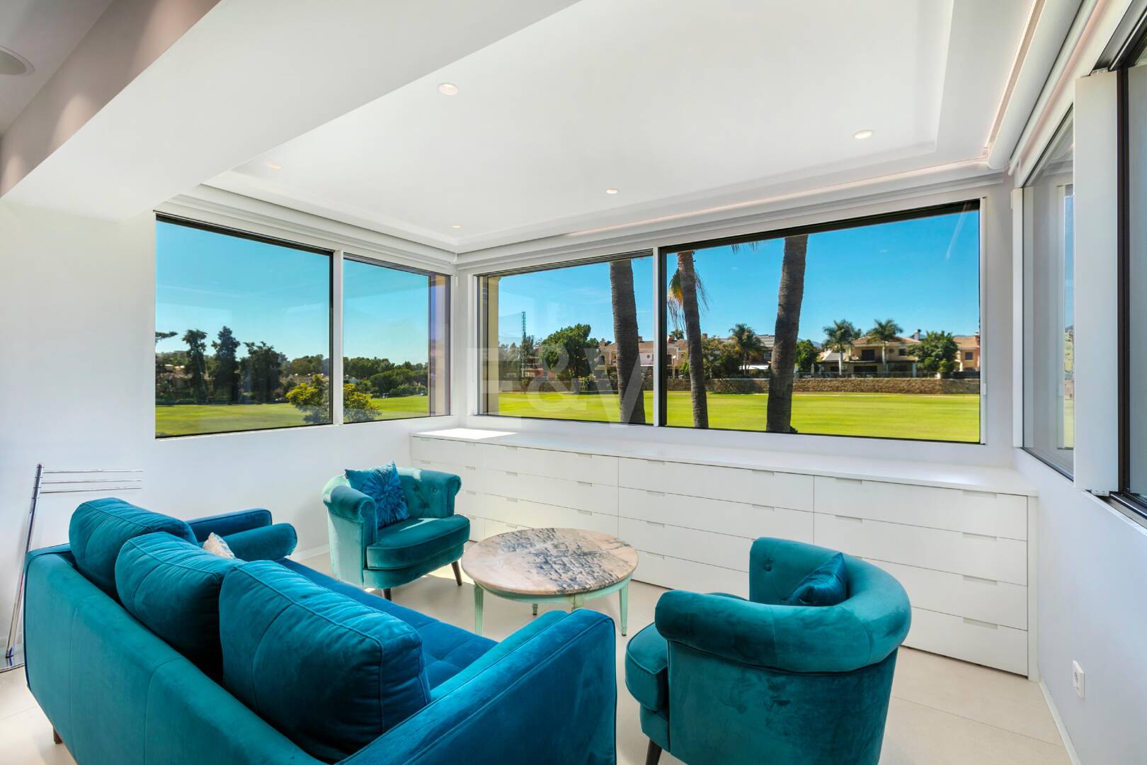 Golf-Front-Villa in einer exklusiven Wohnanlage in Guadalmina