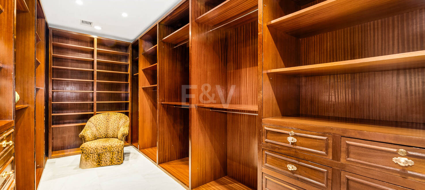 Elegante andalusische Villa mit privatem Garten und Pool in prestigeträchtigem La Quinta