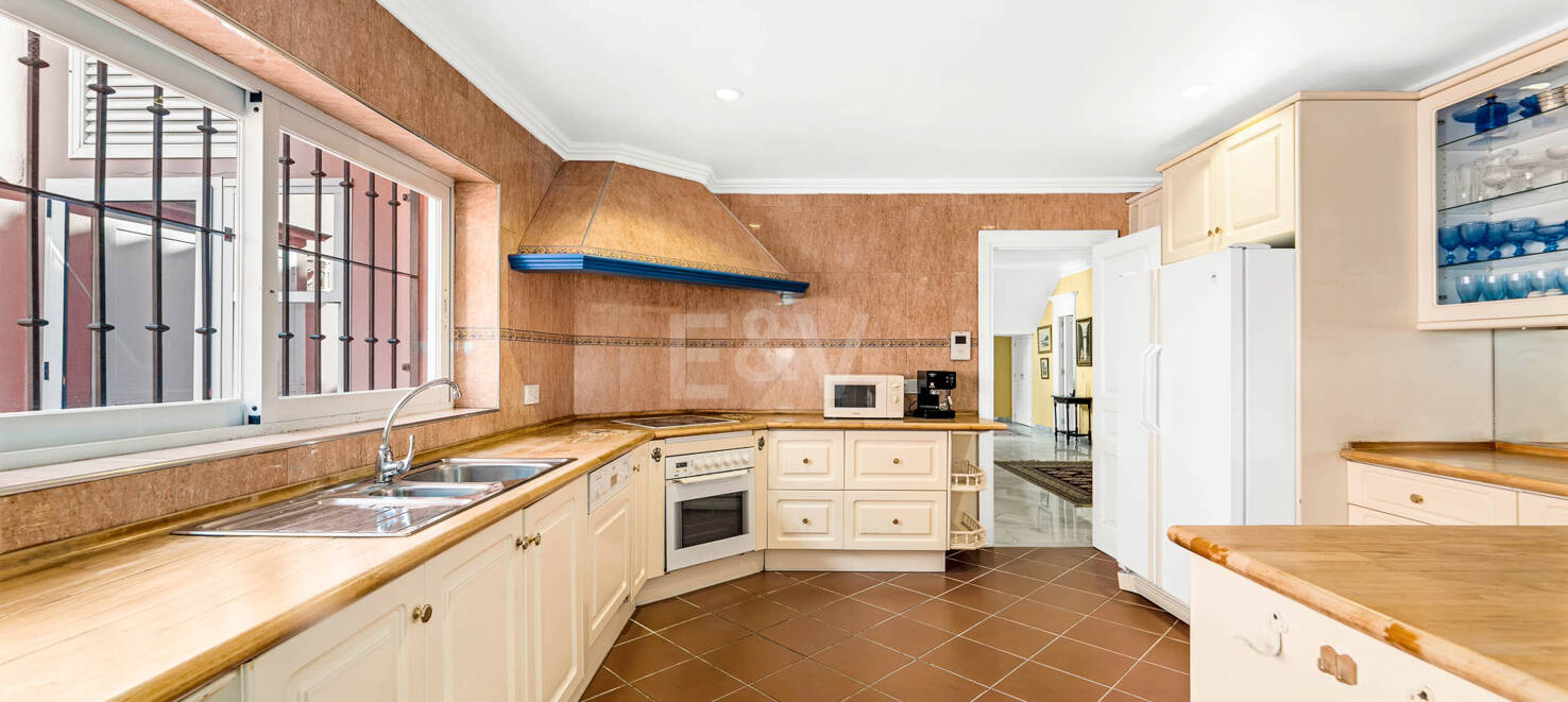 Elegante andalusische Villa mit privatem Garten und Pool in prestigeträchtigem La Quinta