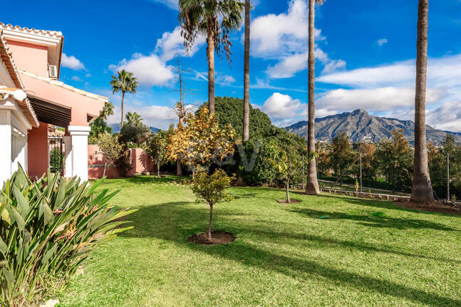 Elegancka półoddzielna willa w La Quinta, w pobliżu Marbelli i Top Golf Courses