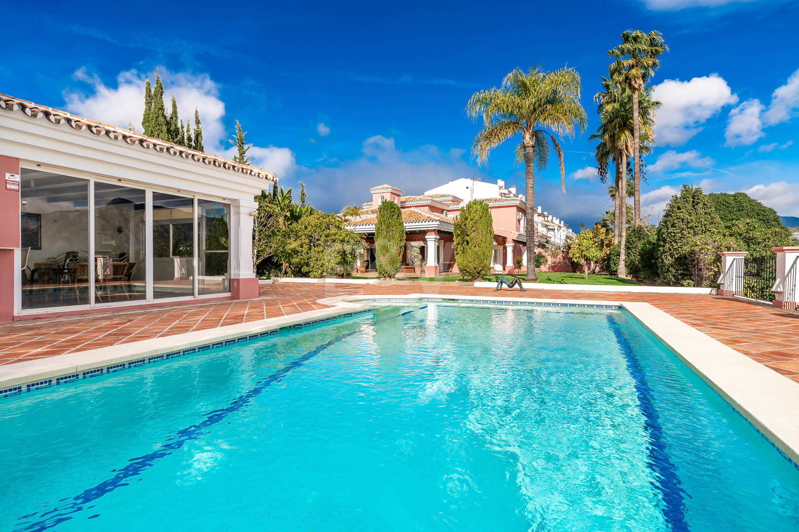 Elegancka półoddzielna willa w La Quinta, w pobliżu Marbelli i Top Golf Courses