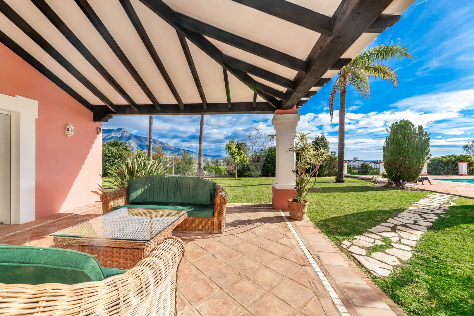 Elegancka półoddzielna willa w La Quinta, w pobliżu Marbelli i Top Golf Courses